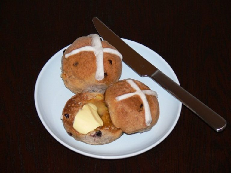 Easter review: Gluten free Hot Cross Buns (Australia)