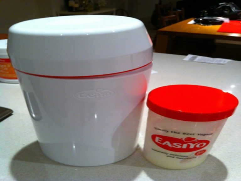 Easiyo yoghurt maker