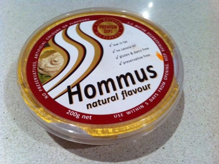 Healthy snack: Carrot with hummus